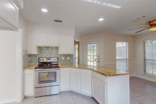 5425 Bryce Canyon Drive, Fort Worth, TX 76137