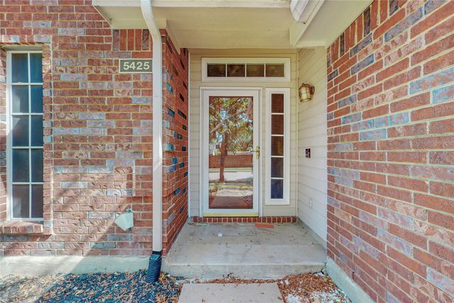 5425 Bryce Canyon Drive, Fort Worth, TX 76137