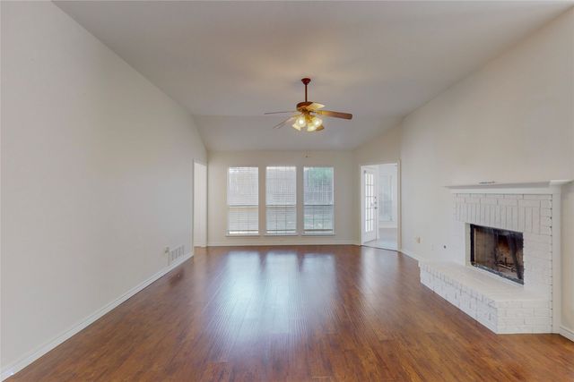 5425 Bryce Canyon Drive, Fort Worth, TX 76137