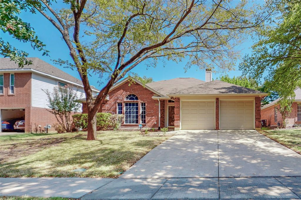 5425 Bryce Canyon Drive, Fort Worth, TX 76137