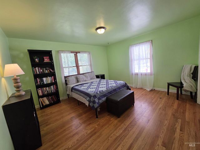 161 8th Ave E, Twin Falls, ID 83301