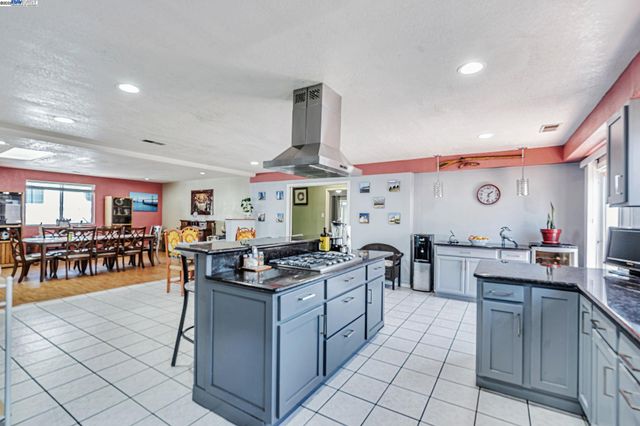 942 Purdue St, San Leandro, CA 94579
