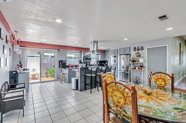 942 Purdue St, San Leandro, CA 94579