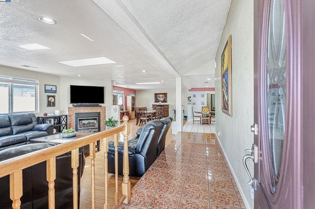 942 Purdue St, San Leandro, CA 94579