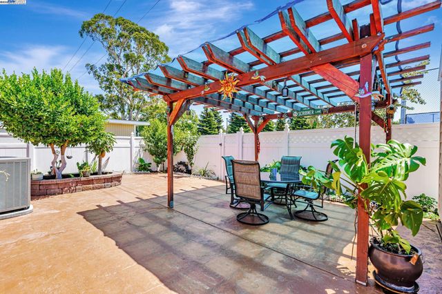 942 Purdue St, San Leandro, CA 94579