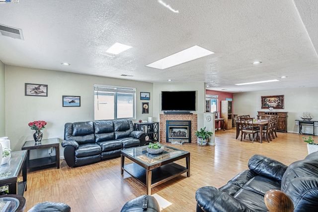 942 Purdue St, San Leandro, CA 94579