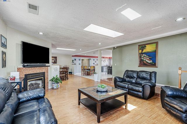 942 Purdue St, San Leandro, CA 94579