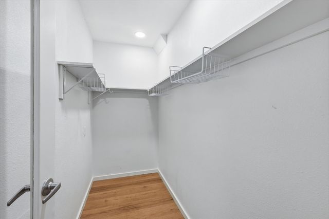 1404 Storm Court E, Bedford, TX 76022