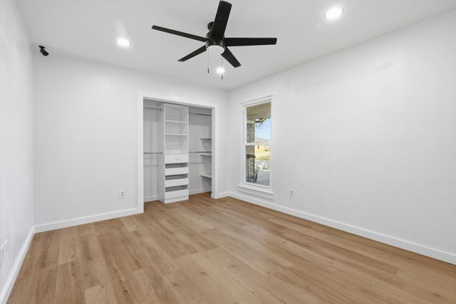 1404 Storm Court E, Bedford, TX 76022