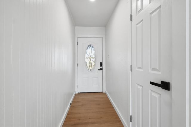 1404 Storm Court E, Bedford, TX 76022