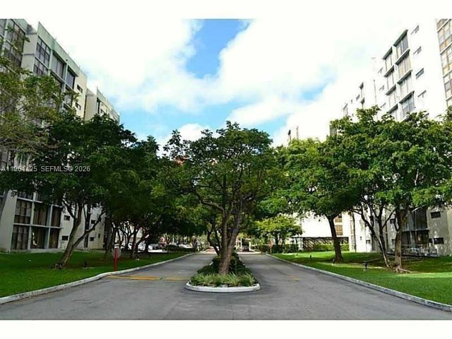 17021 N Bay Rd 508, Sunny Isles Beach, FL 33160