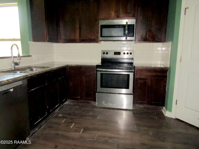 209 Marshfield Drive, Lafayette, LA 70507