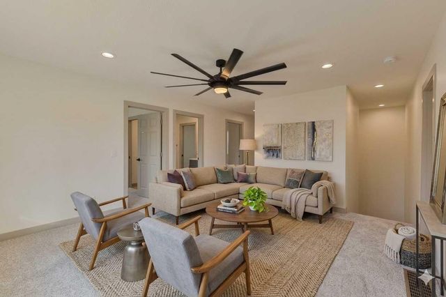 712 LINDBERG Drive, Council Bluffs, IA 51503