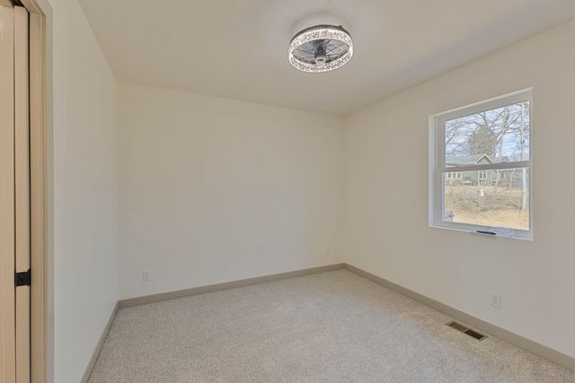 712 LINDBERG Drive, Council Bluffs, IA 51503