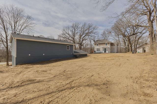 712 LINDBERG Drive, Council Bluffs, IA 51503