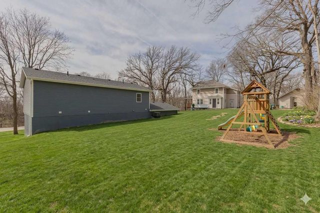 712 LINDBERG Drive, Council Bluffs, IA 51503