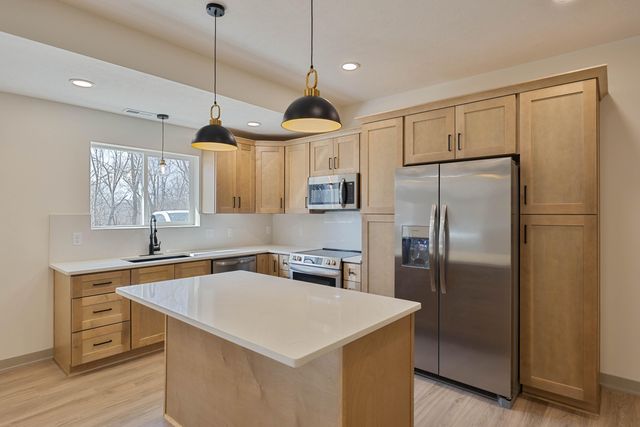 712 LINDBERG Drive, Council Bluffs, IA 51503