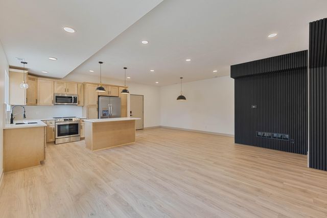 712 LINDBERG Drive, Council Bluffs, IA 51503