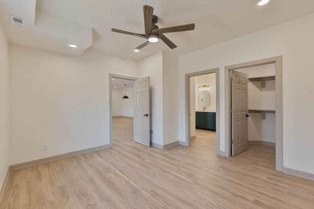 712 LINDBERG Drive, Council Bluffs, IA 51503