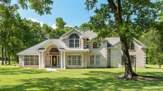 10514 Crestwater Circle, Magnolia, TX 77354