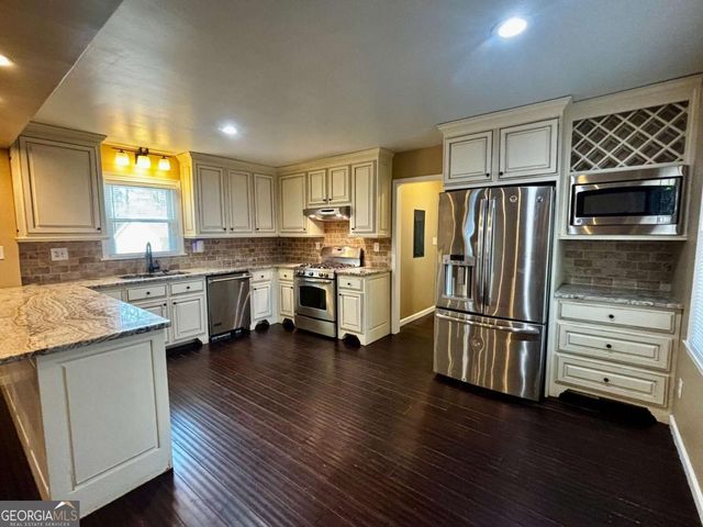 125 Lantern Ridge Court, Alpharetta, GA 30009