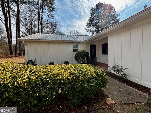 125 Lantern Ridge Court, Alpharetta, GA 30009