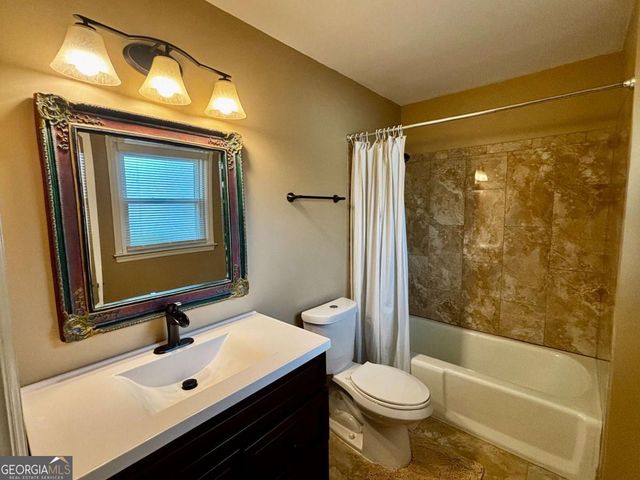 125 Lantern Ridge Court, Alpharetta, GA 30009