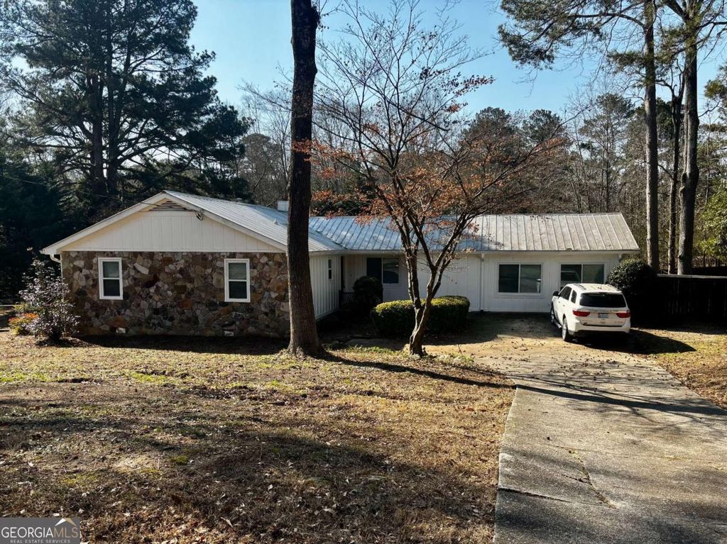 125 Lantern Ridge Court, Alpharetta, GA 30009