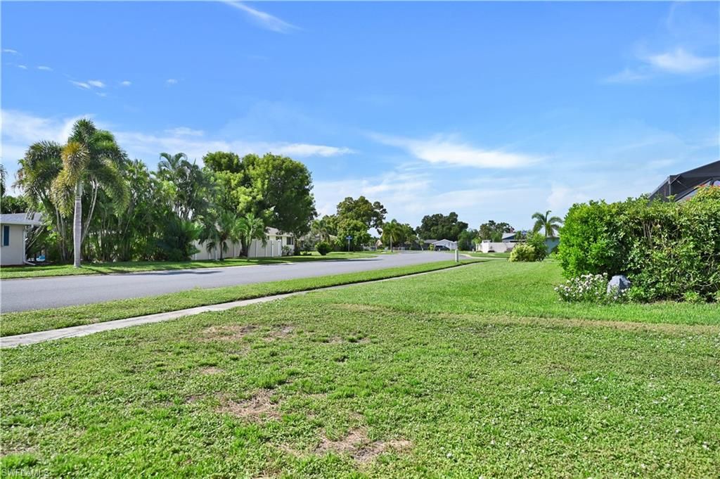 1482 N Larkwood SQ, FORT MYERS, FL 33919 — photo 5