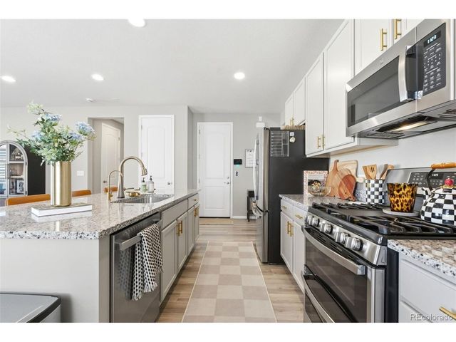 8831 E 105th Ln, Commerce City, CO 80640