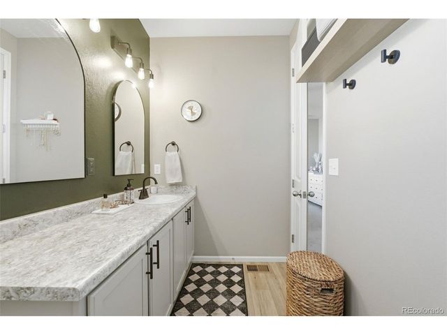 8831 E 105th Ln, Commerce City, CO 80640