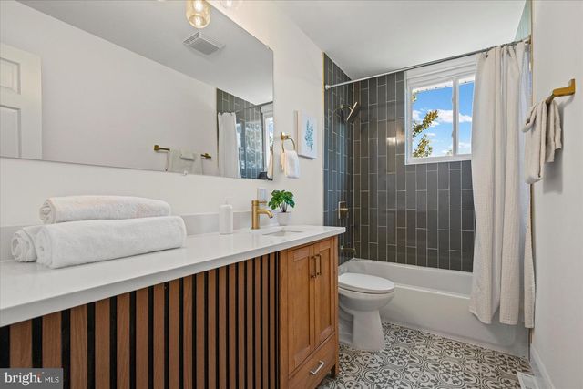 908 SCOTTS HILL DR, Baltimore, MD 21208