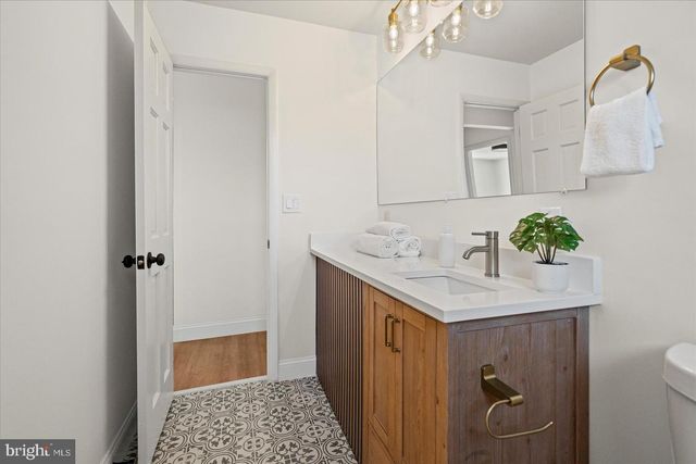 908 SCOTTS HILL DR, Baltimore, MD 21208