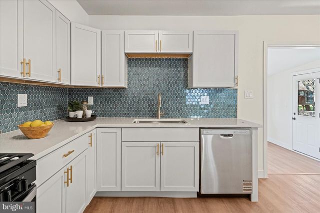 908 SCOTTS HILL DR, Baltimore, MD 21208