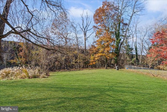 908 SCOTTS HILL DR, Baltimore, MD 21208