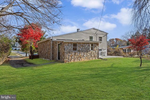 908 SCOTTS HILL DR, Baltimore, MD 21208