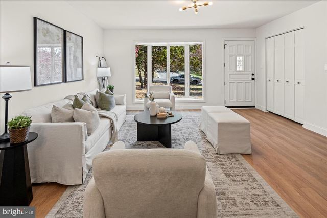 908 SCOTTS HILL DR, Baltimore, MD 21208