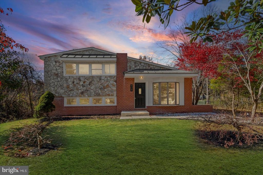 908 SCOTTS HILL DR, Baltimore, MD 21208