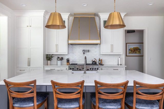 2411 LOXLEY COURT, Suamico, WI 54173