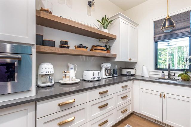 2411 LOXLEY COURT, Suamico, WI 54173