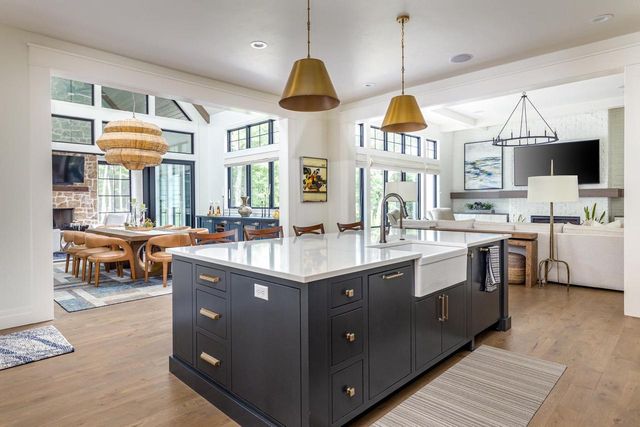 2411 LOXLEY COURT, Suamico, WI 54173