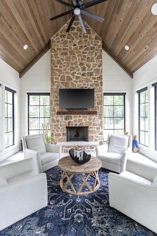 2411 LOXLEY COURT, Suamico, WI 54173