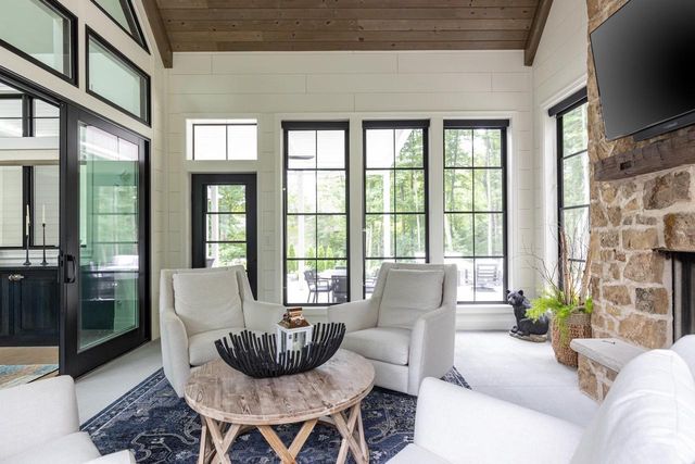 2411 LOXLEY COURT, Suamico, WI 54173