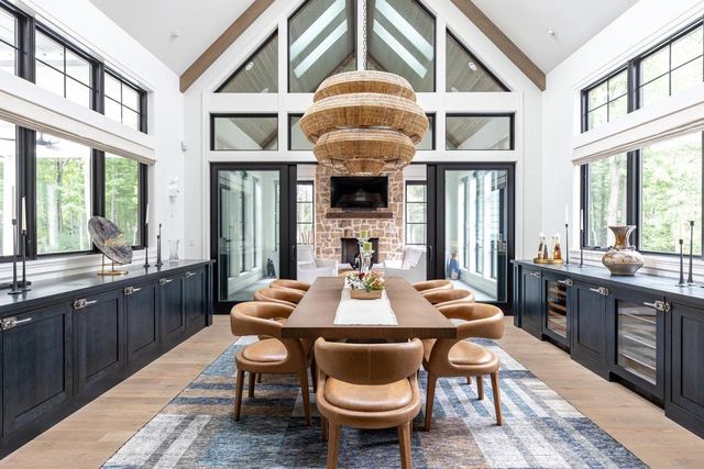 2411 LOXLEY COURT, Suamico, WI 54173