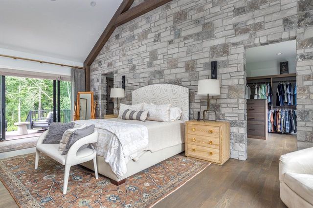 2411 LOXLEY COURT, Suamico, WI 54173