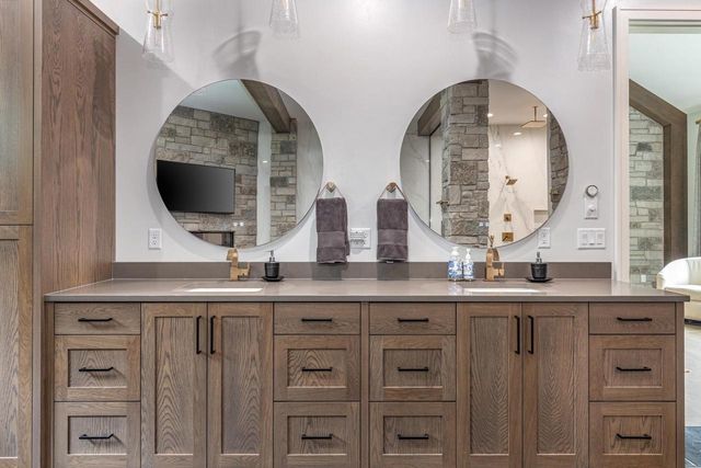 2411 LOXLEY COURT, Suamico, WI 54173