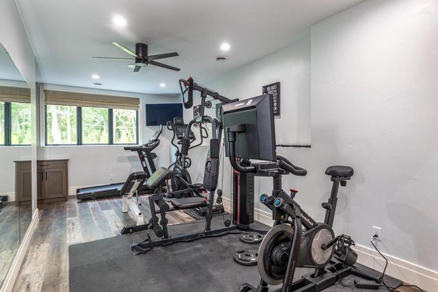 2411 LOXLEY COURT, Suamico, WI 54173