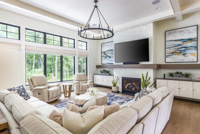 2411 LOXLEY COURT, Suamico, WI 54173