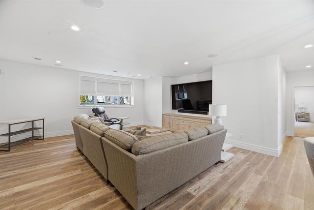 2411 LOXLEY COURT, Suamico, WI 54173