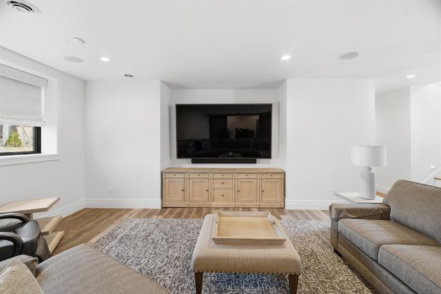 2411 LOXLEY COURT, Suamico, WI 54173